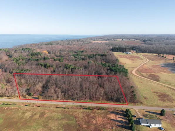 107th Ave, South Haven, MI 49090