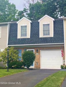 39 Bridgewood Lane, Watervliet, NY, 12189
