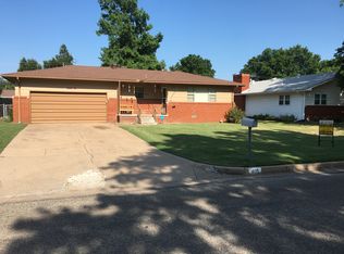 405 N Sunset St, Ponca City, OK 74601