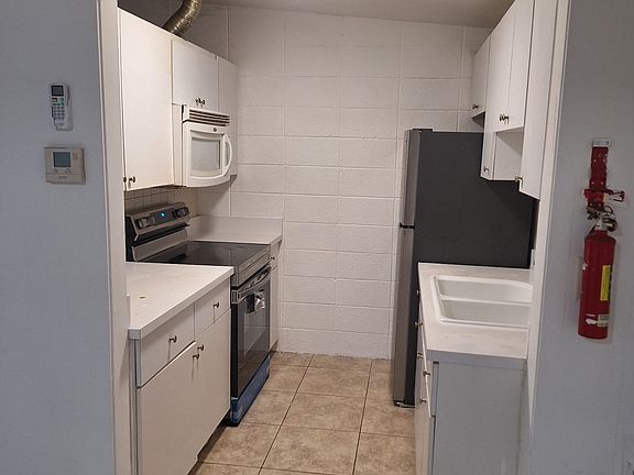2nd image of 215 NE 10th Ave APT 1
