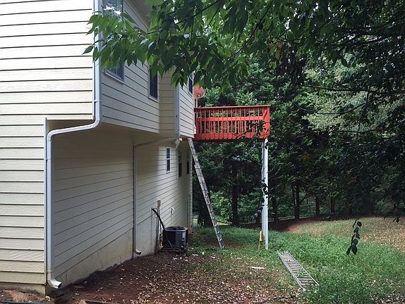 3rd image of 1145 River Overlook Dr