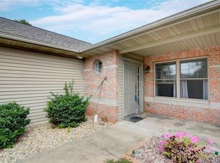 1346 Rosewood Dr, Mount Zion, IL