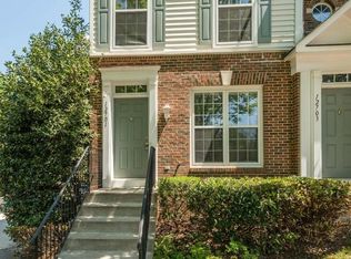 12701 Fair Crest Ct, Fairfax, VA 22033