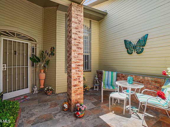 5th image of 646 Copperfield Ln