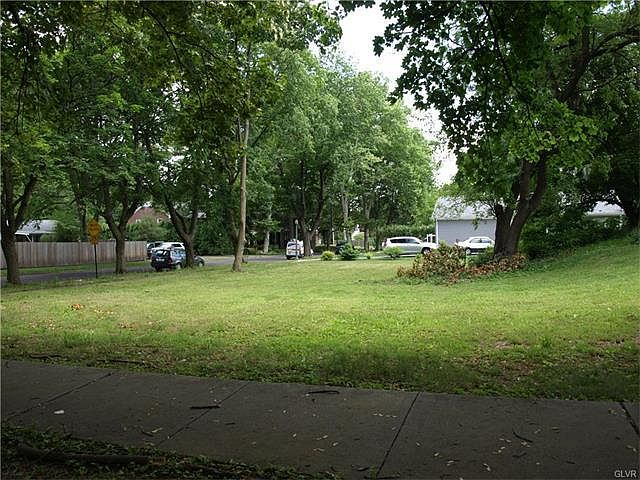 1st image of 2806 W Livingston St