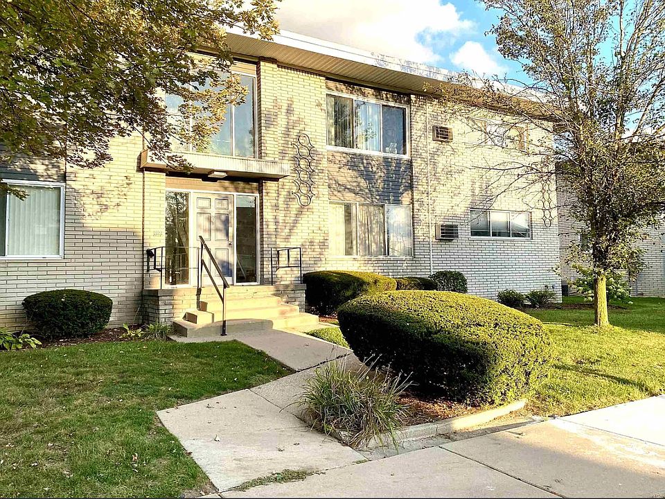 1st image of 4840 Briarwood Ave #8C