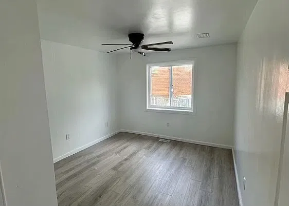 1 bed, 1.5 bath, 430 sqft, $1,100 — Photo 4