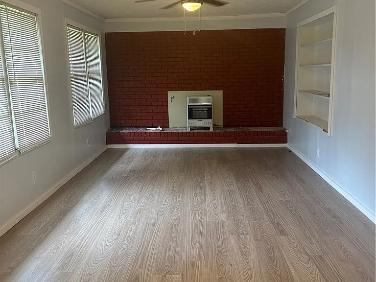 1387 Criswell Rd SE — Photo 2