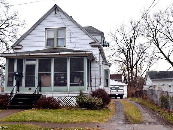 2nd image of 329 W 26th St