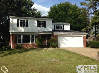 29224 Somerset Dr, Southfield, MI 48076