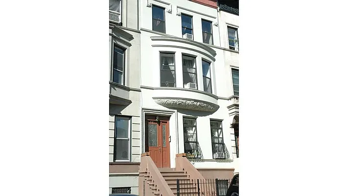 Sold by Fenwick Keats Real Estate | media 2