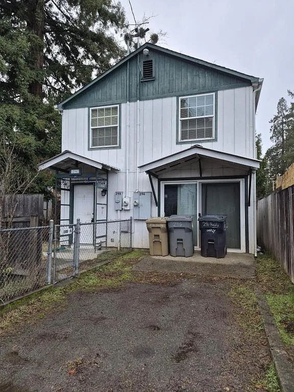 296 Reddy St — Photo 1