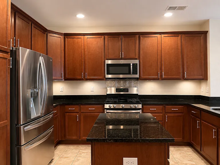 8990 E Caley Way — Photo 3