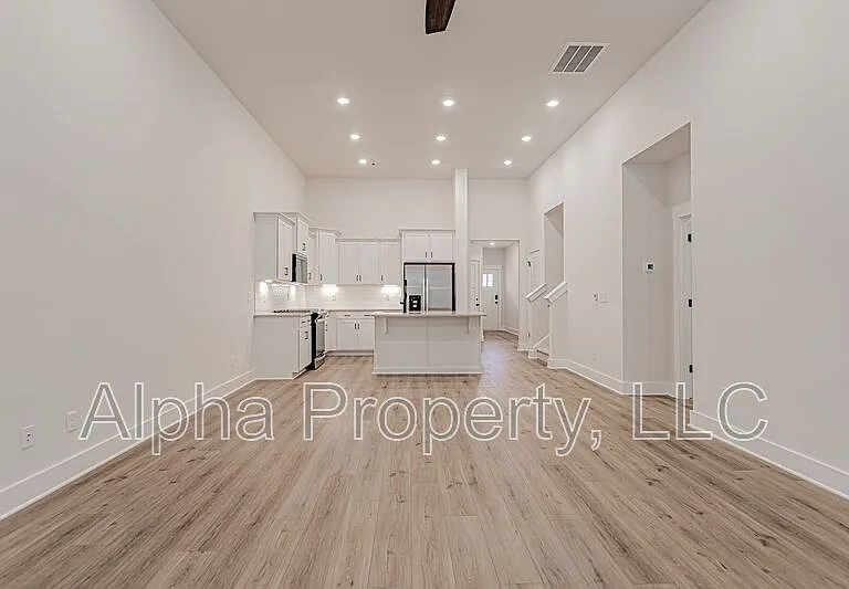 1554 Shallons Ct — Photo 14