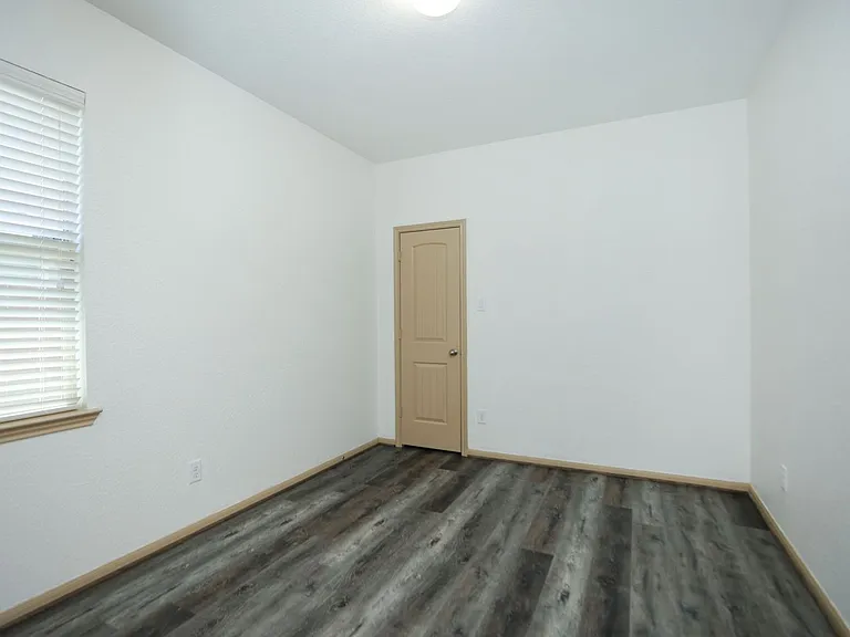 7042 Windy Run Ct — Photo 27