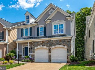 20270 Island View Ct, Sterling, VA 20165