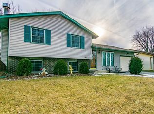 129 Grady Dr, Bolingbrook, IL 60440