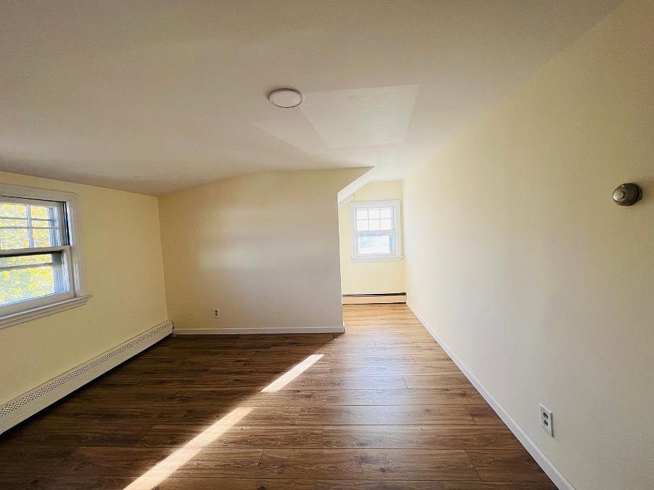 2nd image of 1031 Concord St #2