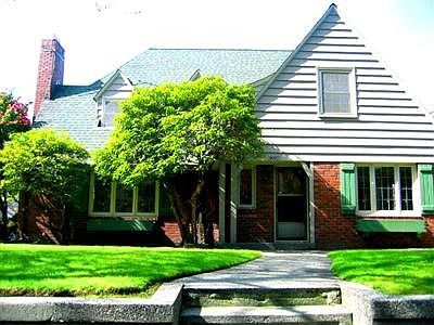 1st image of 5009 16th Ave NE #8