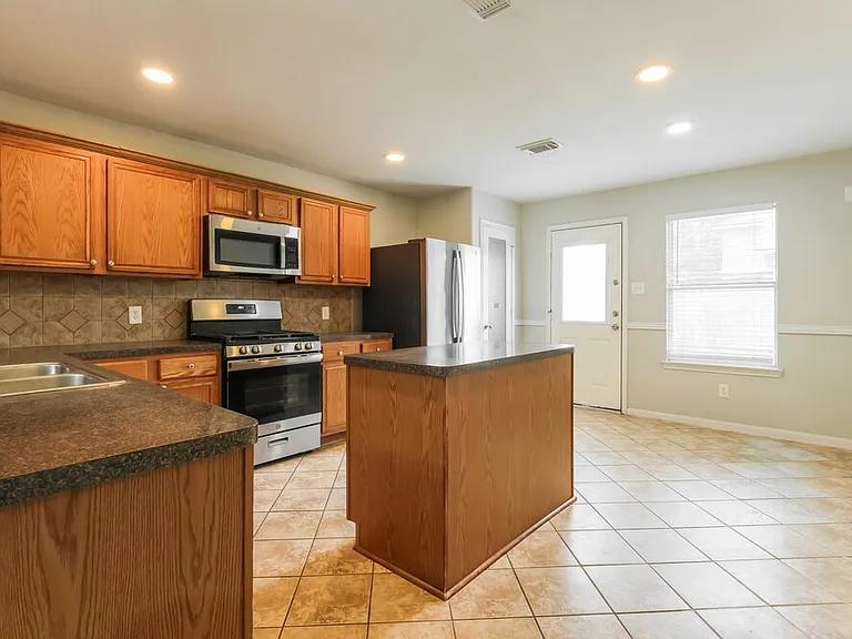 23503 Maple View Dr — Photo 7