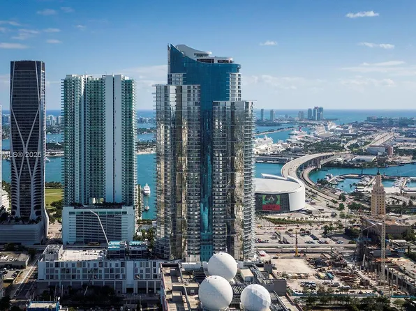 851 NE 1st Ave #2403, Miami, FL 33132