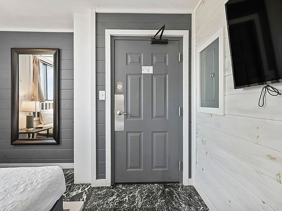 2nd image of 2310 N Ocean Blvd. #204