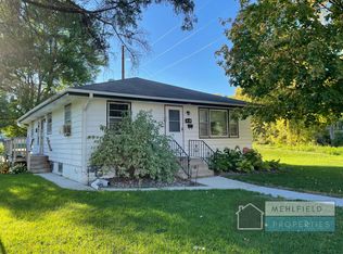 409 Beech St, Chaska, MN 55318