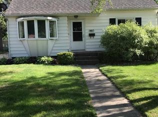 907 Pendleton Dr, Lansing, MI 48917