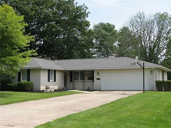 84 Westwood Dr, Fremont, OH 43420