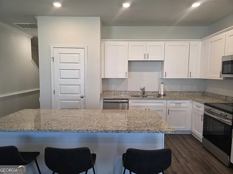 541 Governor Treutlen Cir — Photo 9