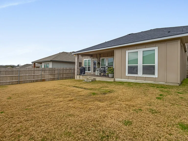 2221 Clove Ct — Photo 35