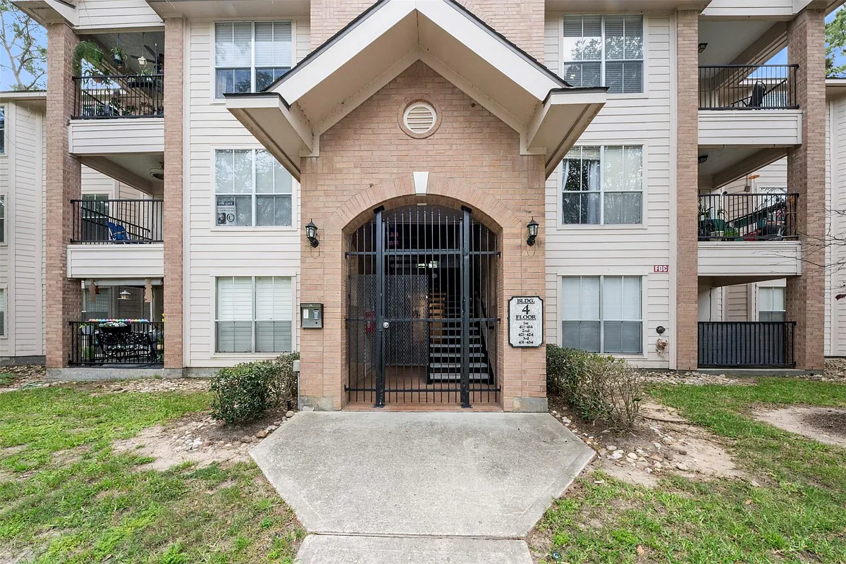 Building Photo - 8051 Bay Branch Dr #423
