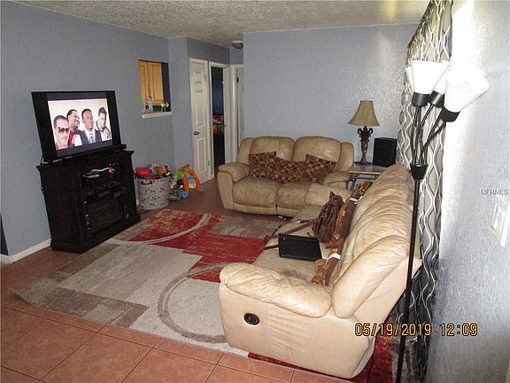 3rd image of 205 Lochinvar Dr