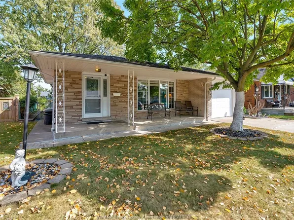 2664 Rivard Ave, Windsor, ON N8T 2H5