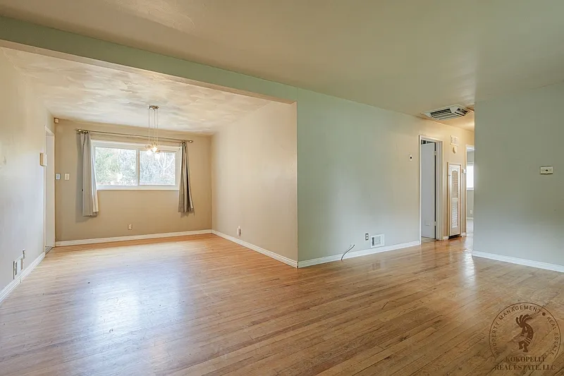 3 bed, 1.0 bath, 1155 sqft, $1,850 — Photo 4