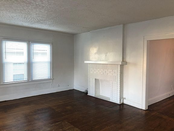 Spacious living room