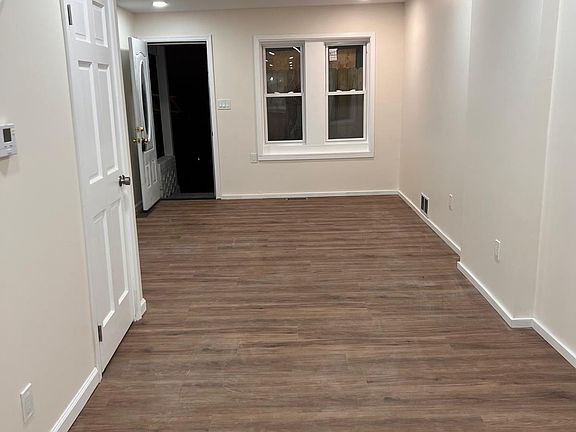 4th image of 1209 Elm St