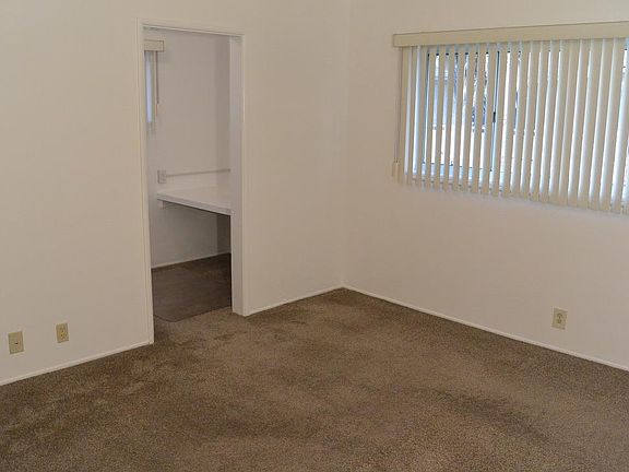 3rd image of 419 N Hill Ave