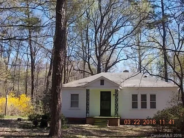 6024 Freedom Dr, Charlotte, NC 28214