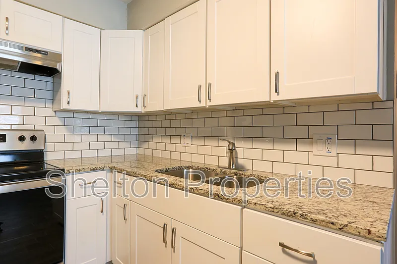 2 bed, 1.0 bath, 690 sqft, $1,095 — Photo 3