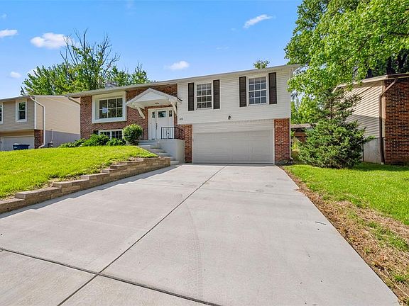 2nd image of 412 Sorrento Dr
