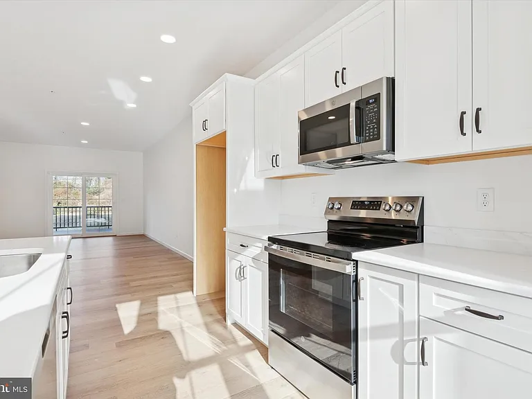 118 Silversmith Rd — Photo 15