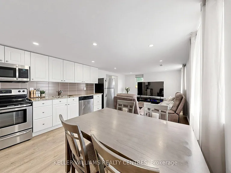 185 Newton St #LOWER — Photo 13