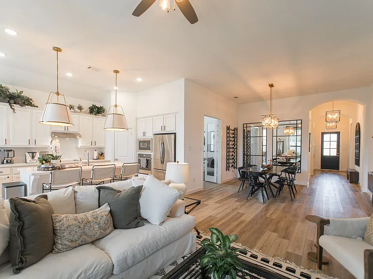 427 Boggy Belt Ln — Photo 17