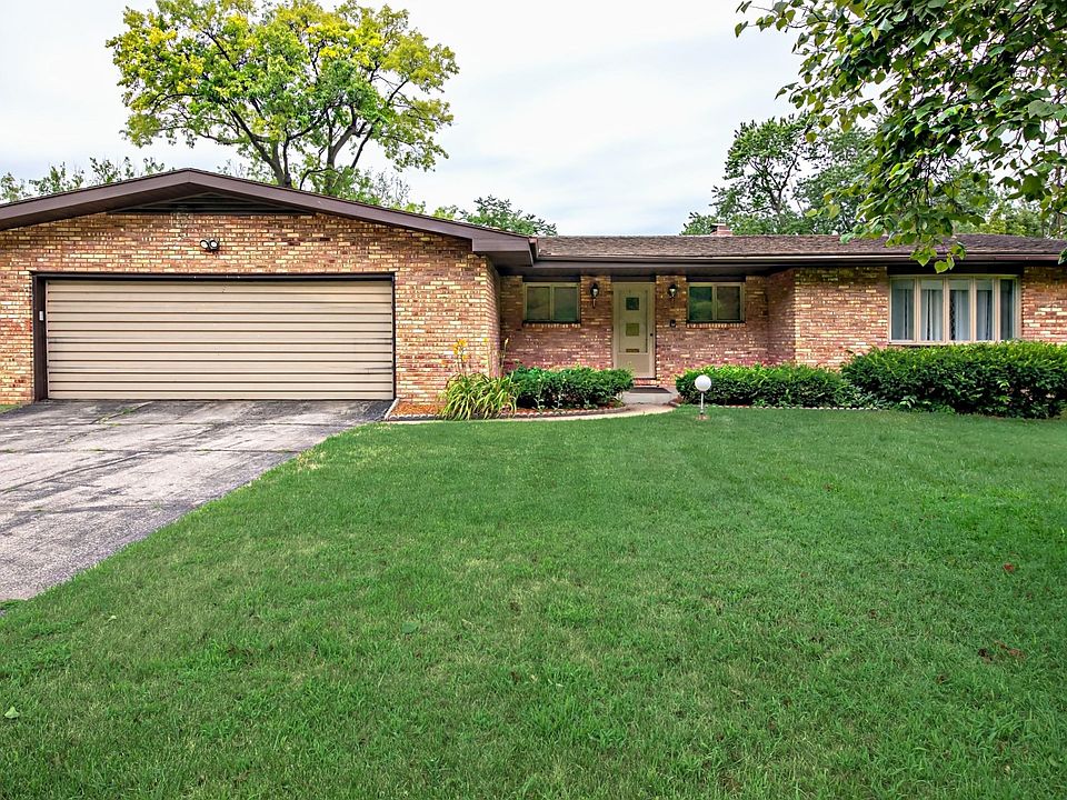 1st image of 2285 Riverbend Dr