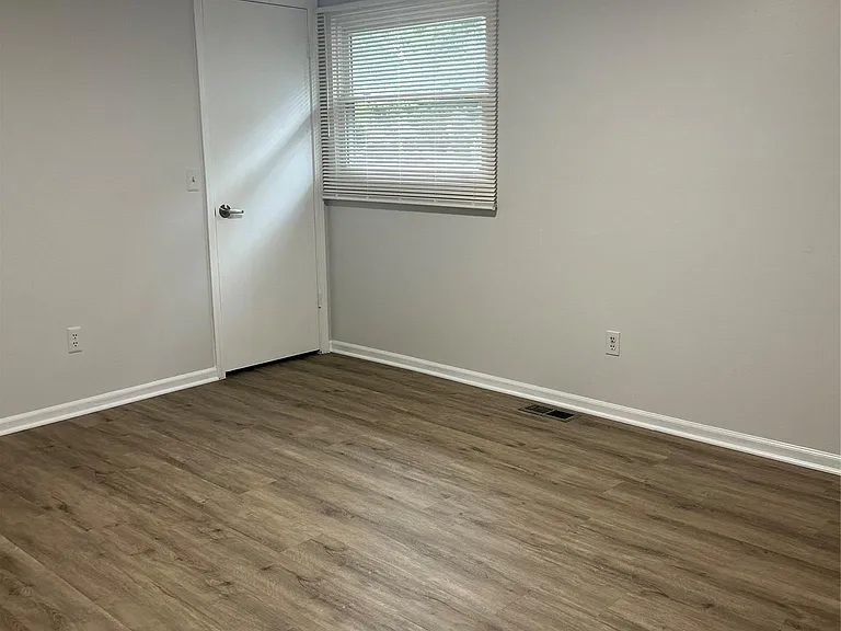 2081 Babcock Dr — Photo 16