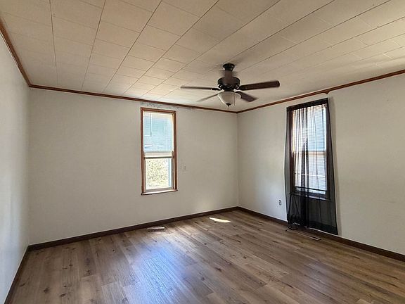 5th image of 503 Oak Street