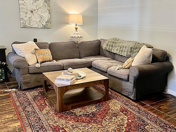 2nd image of 5343 Richmond Ave #30