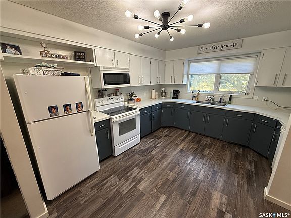 3rd image of 4 Pepper Place