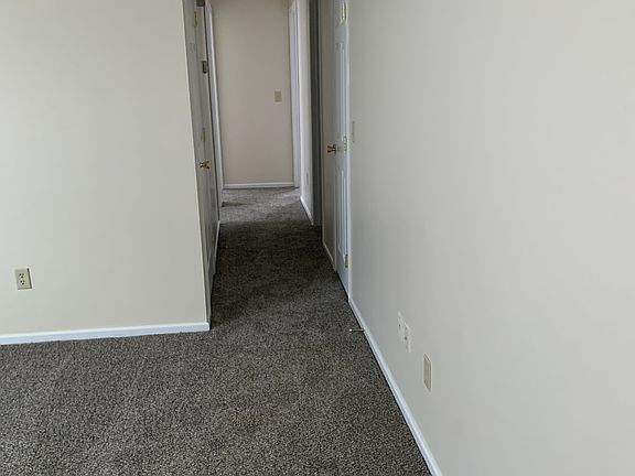 3rd image of 180 S Tippecanoe Dr